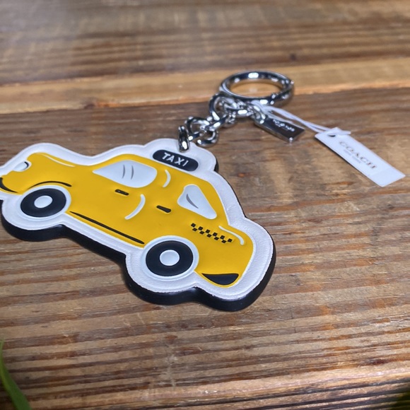 Coach NYC Yellow Checkered Taxi Cab Leather Key Fob Bag Charm Keychain🚕 - Picture 4 of 15